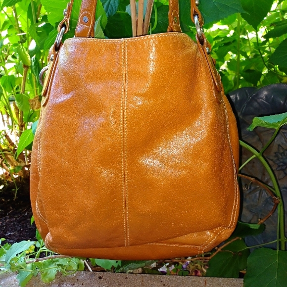 Gillivo Design Studio Leather Bag - Picture 2 of 4